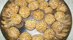 Jaggery Ladoo: Natural Sweetness for a Healthy Guru Purnima Offering