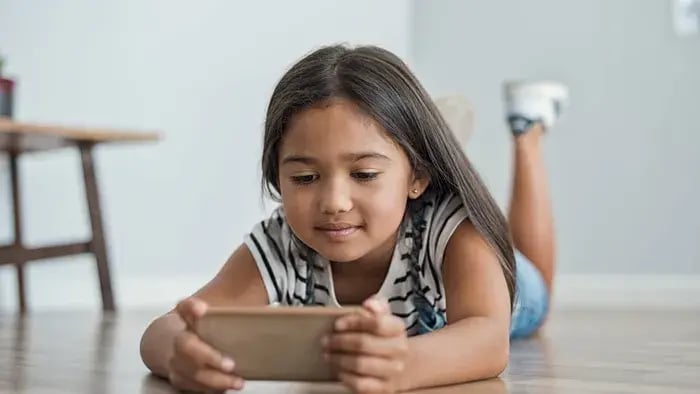 7 Negative Effects of Social Media on Students and How to Tackle Them