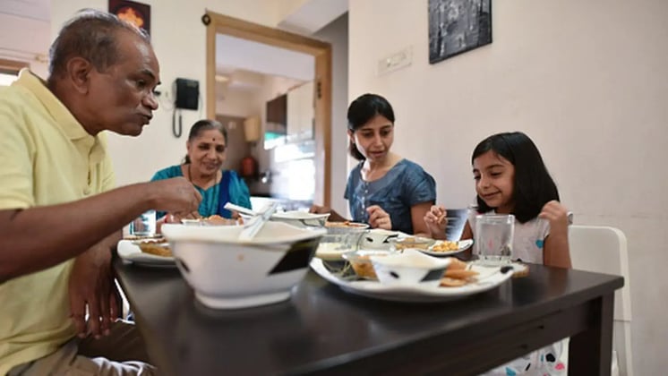 Joint Family Lifestyle: Pros And Cons For Kids That Parents Should Know