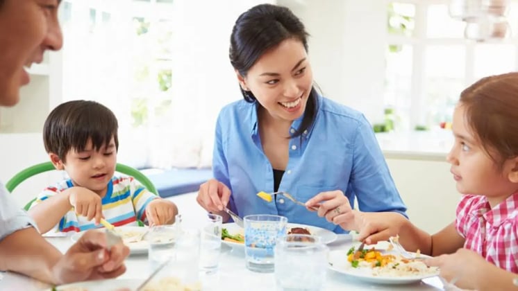 Mealtime Etiquette for Kids: Teaching Politeness and Respect at the Table