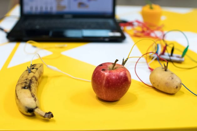 Using Everyday Objects to Teach Physics Concepts Creatively: Educational Games For Kids