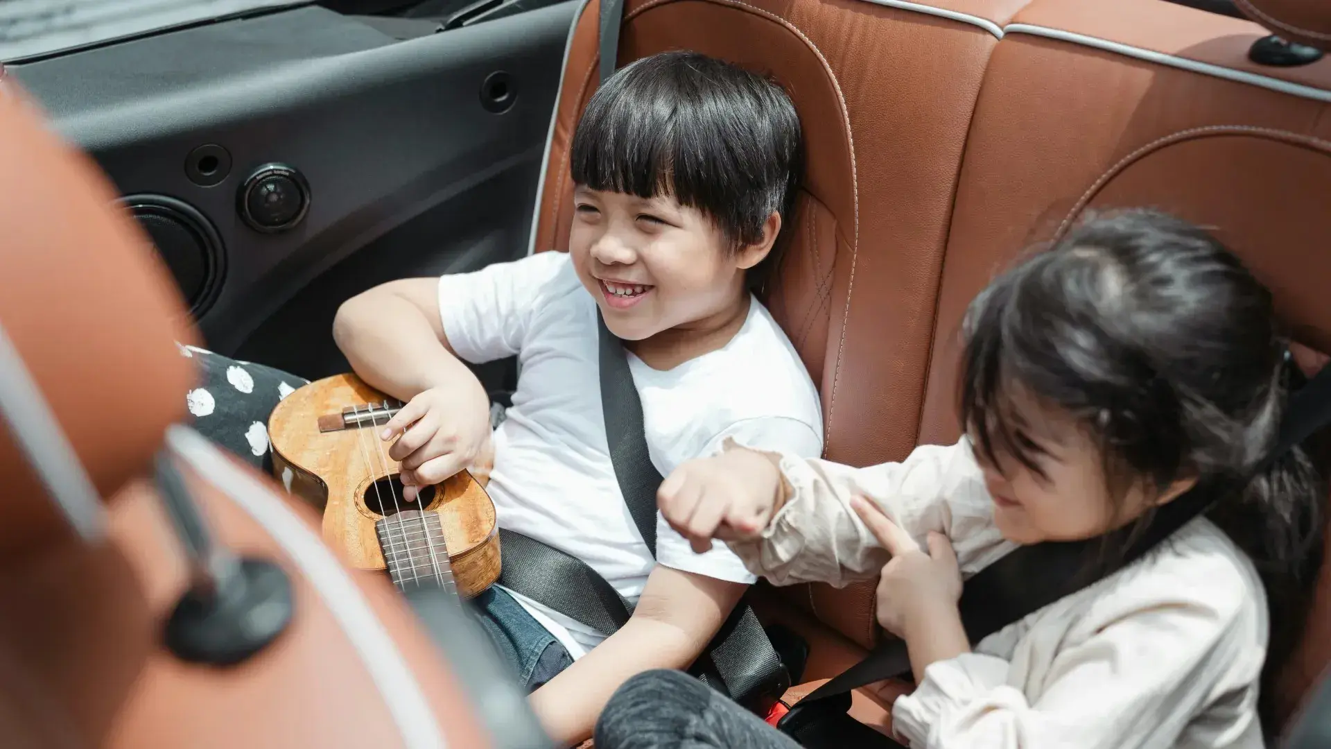 How to Practice Mindfulness While Traveling with Kids